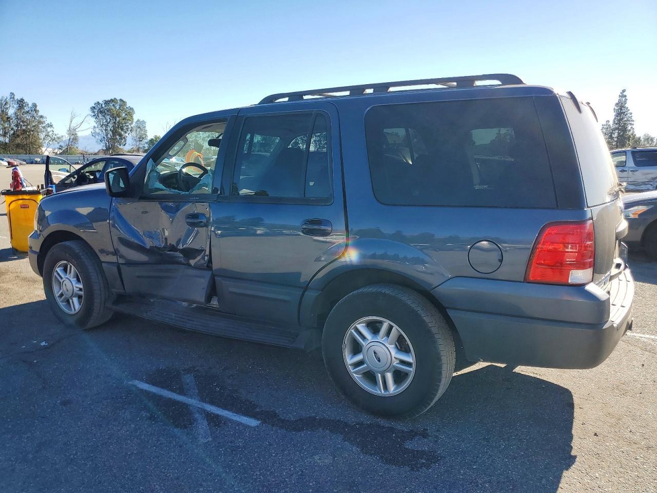 2005 Ford Expedition Xlt - Image 2