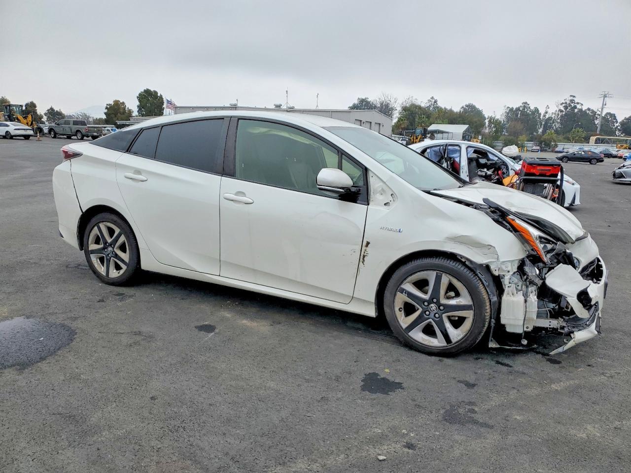 2016 Toyota Prius - Image 4