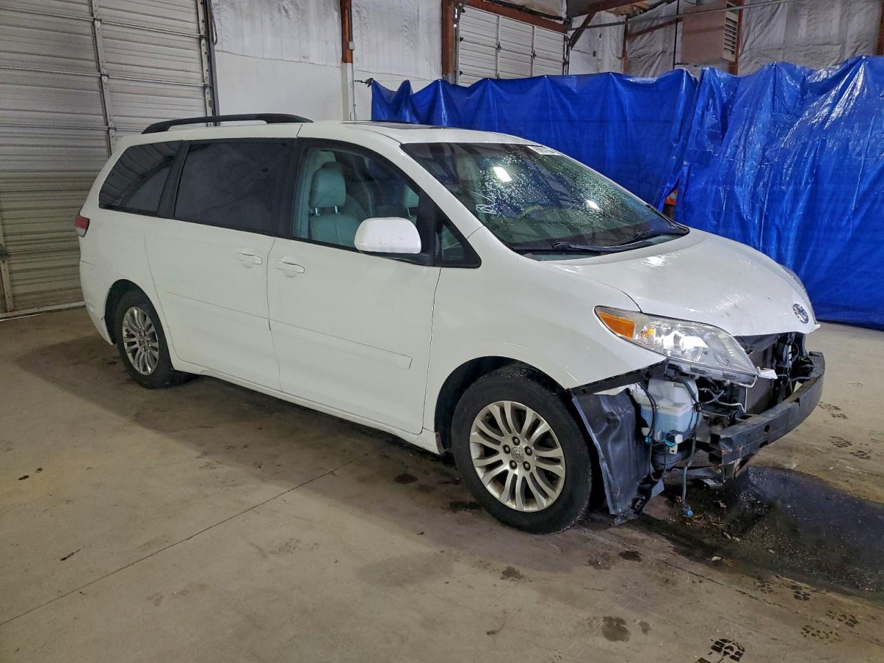 2014 Toyota Sienna Xle - Image 4