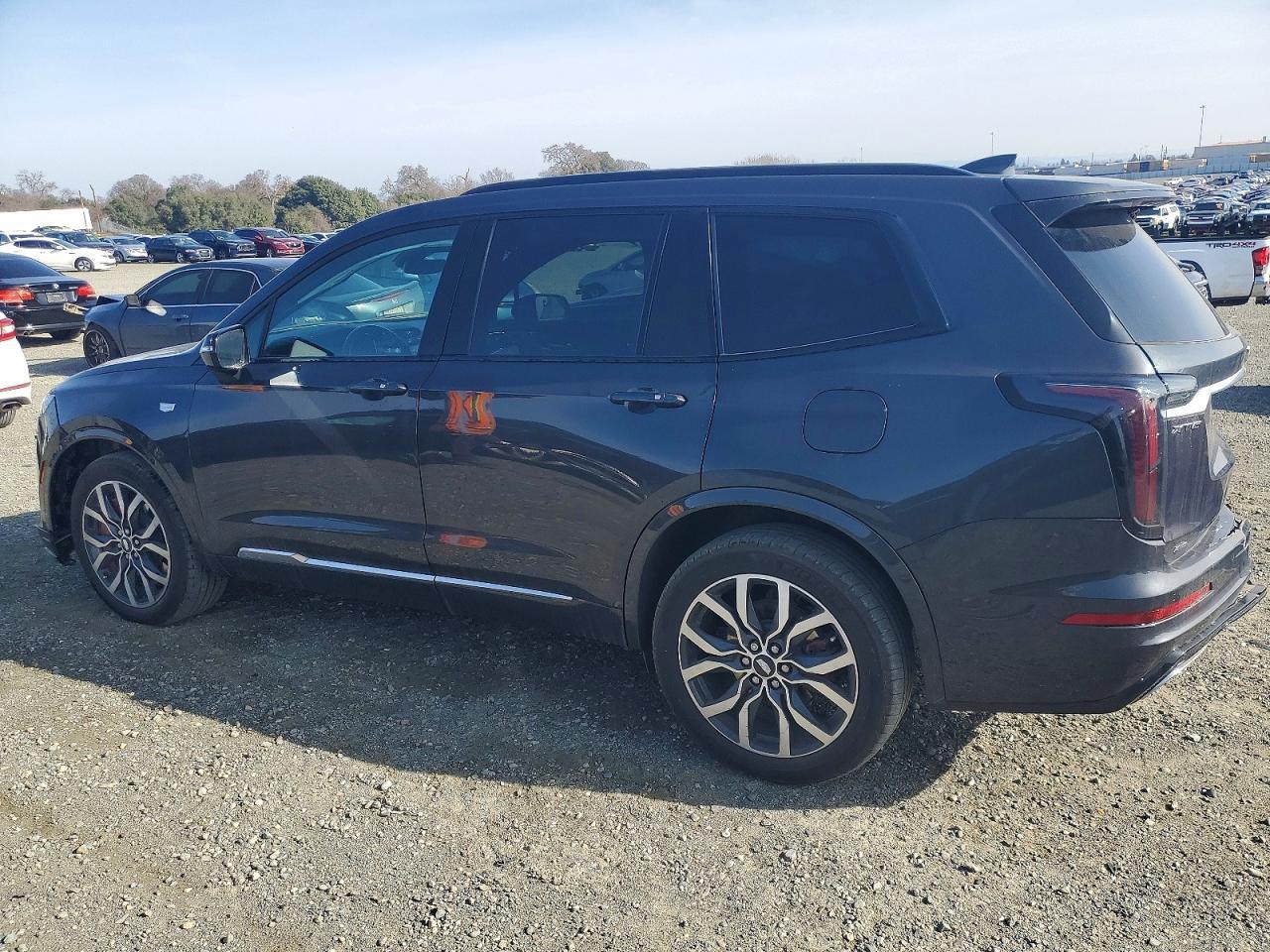 2022 Cadillac Xt6 Sport - Фото 2