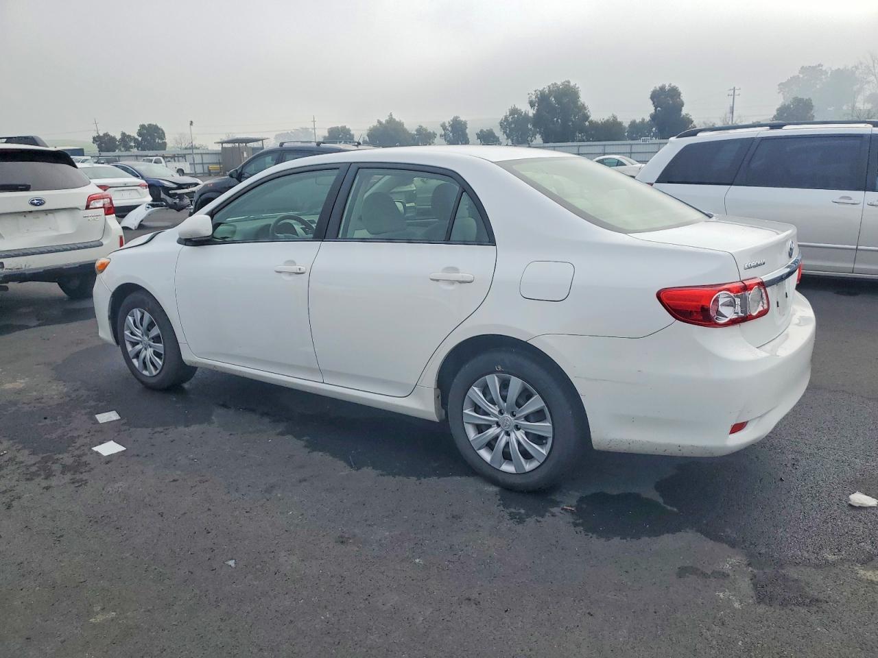 2012 Toyota Corolla Base - Фото 2