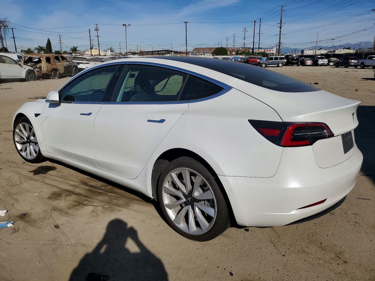 2019 Tesla Model 3 - Image 2