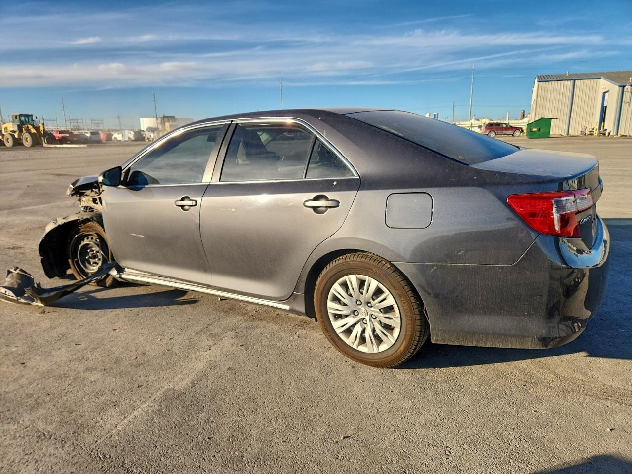 2014 Toyota Camry L - Фото 2