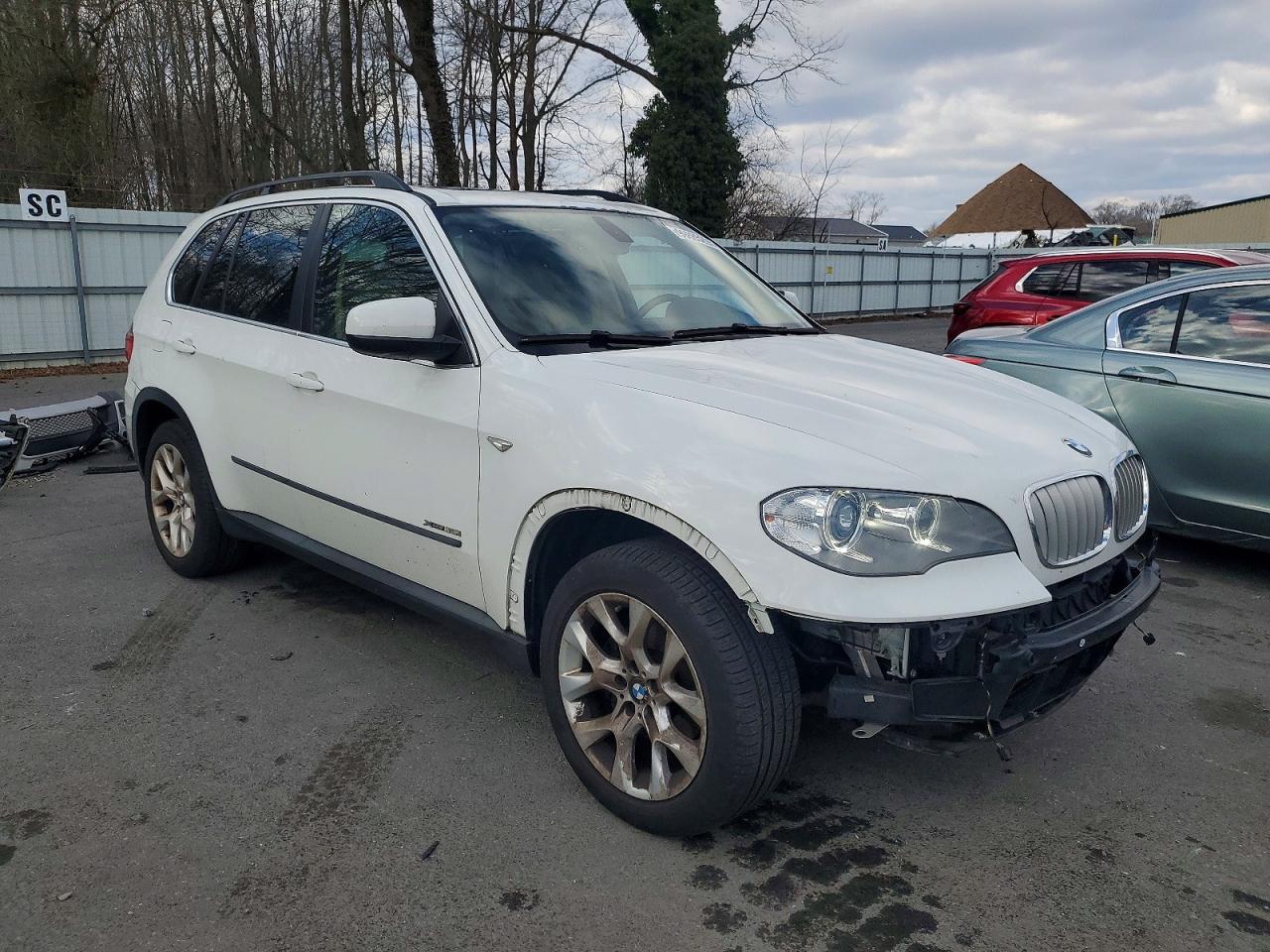 2013 BMW X5 xDrive35I - Image 4