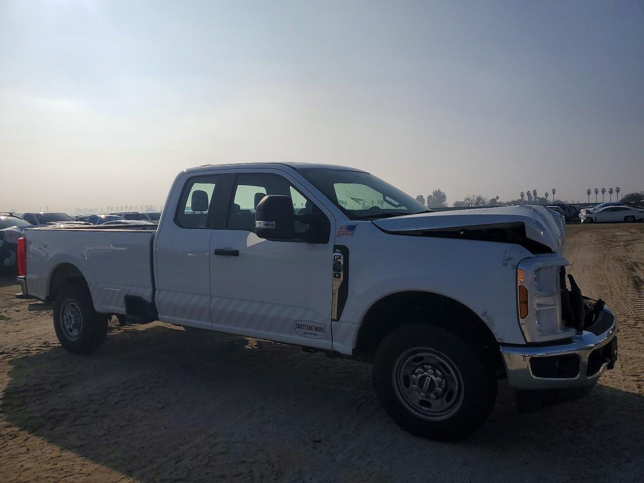 2024 Ford F250 Super Duty - Фото 4