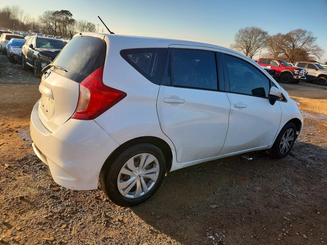 2017 Nissan Versa Note S - Фото 3