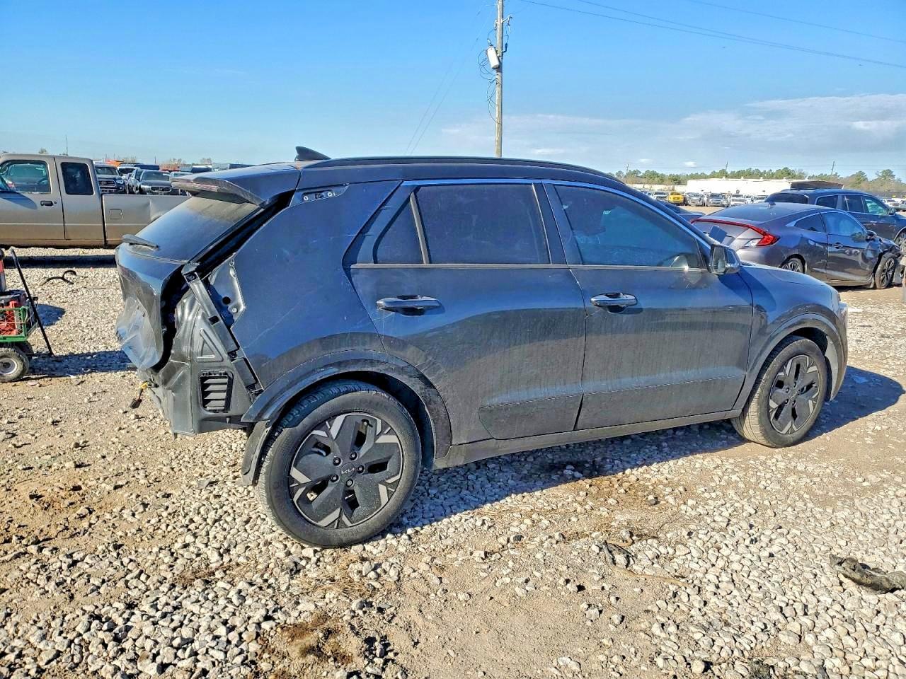 2024 Kia Niro Wave - Image 3