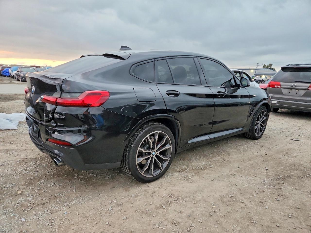 2019 BMW X4 xDrive30I - Image 3