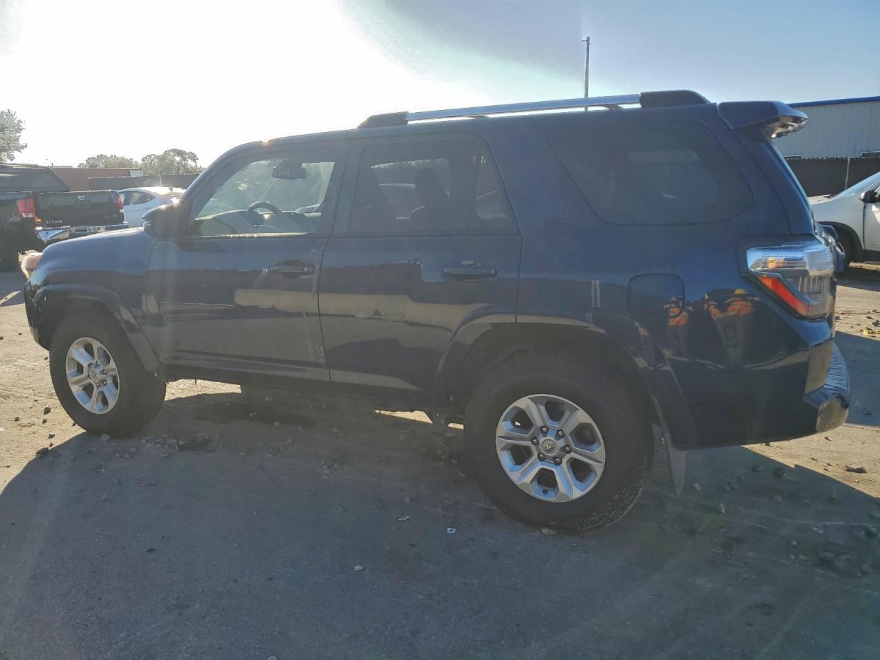 2021 Toyota 4Runner Sr5 - Фото 2