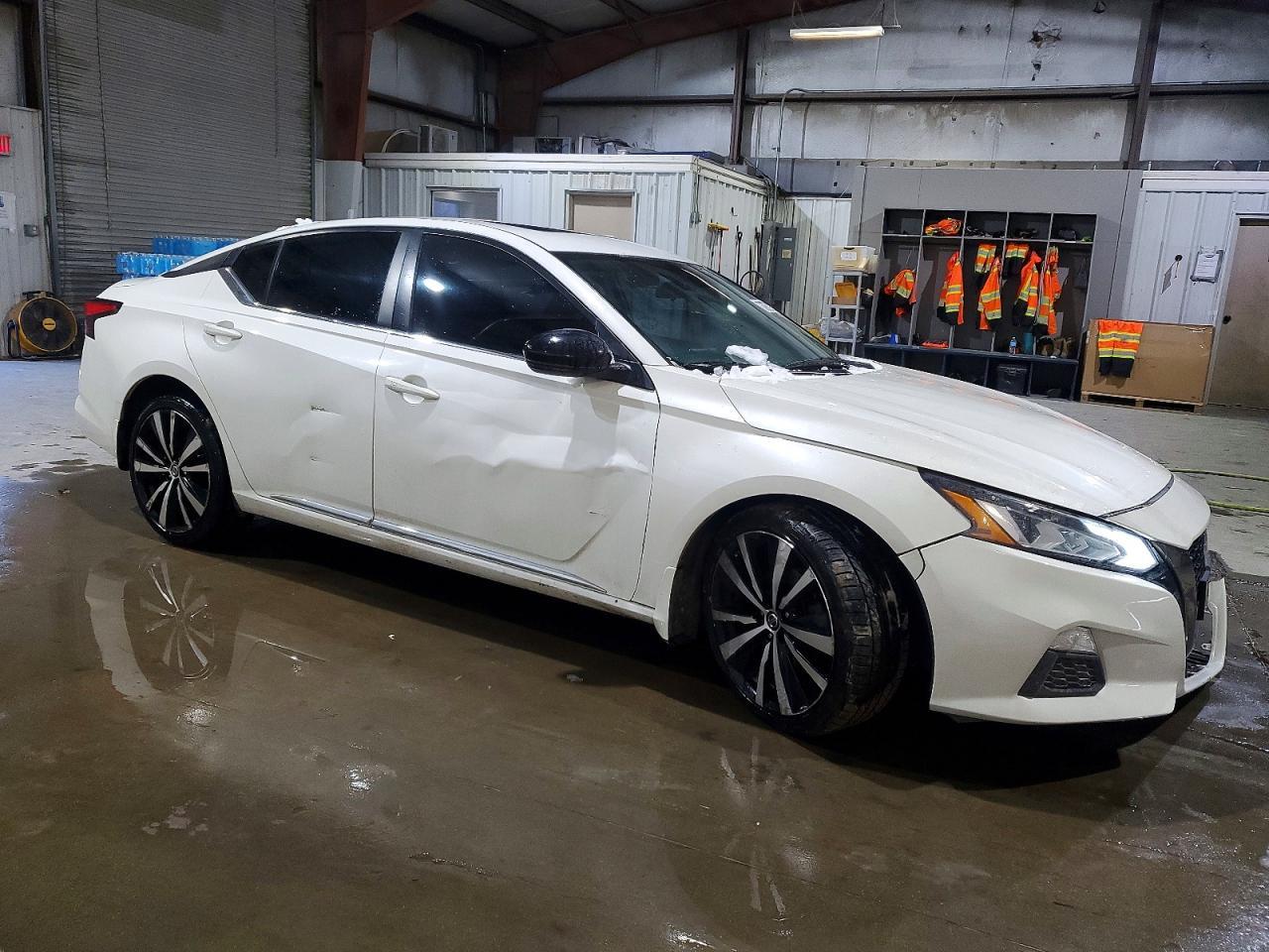 2021 Nissan Altima Sr - Фото 4