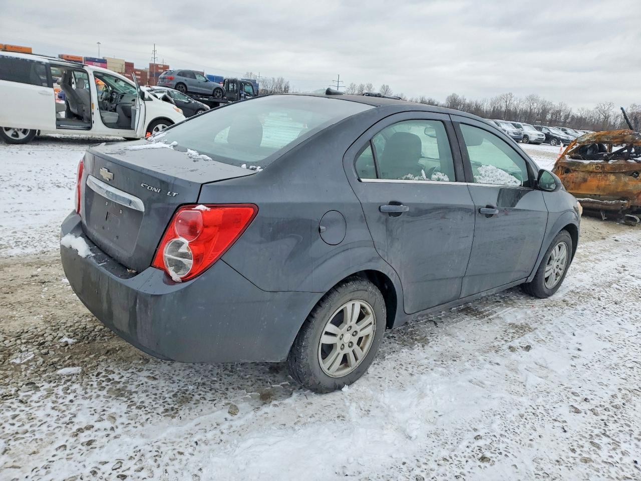 2013 Chevrolet Sonic Lt - Image 3