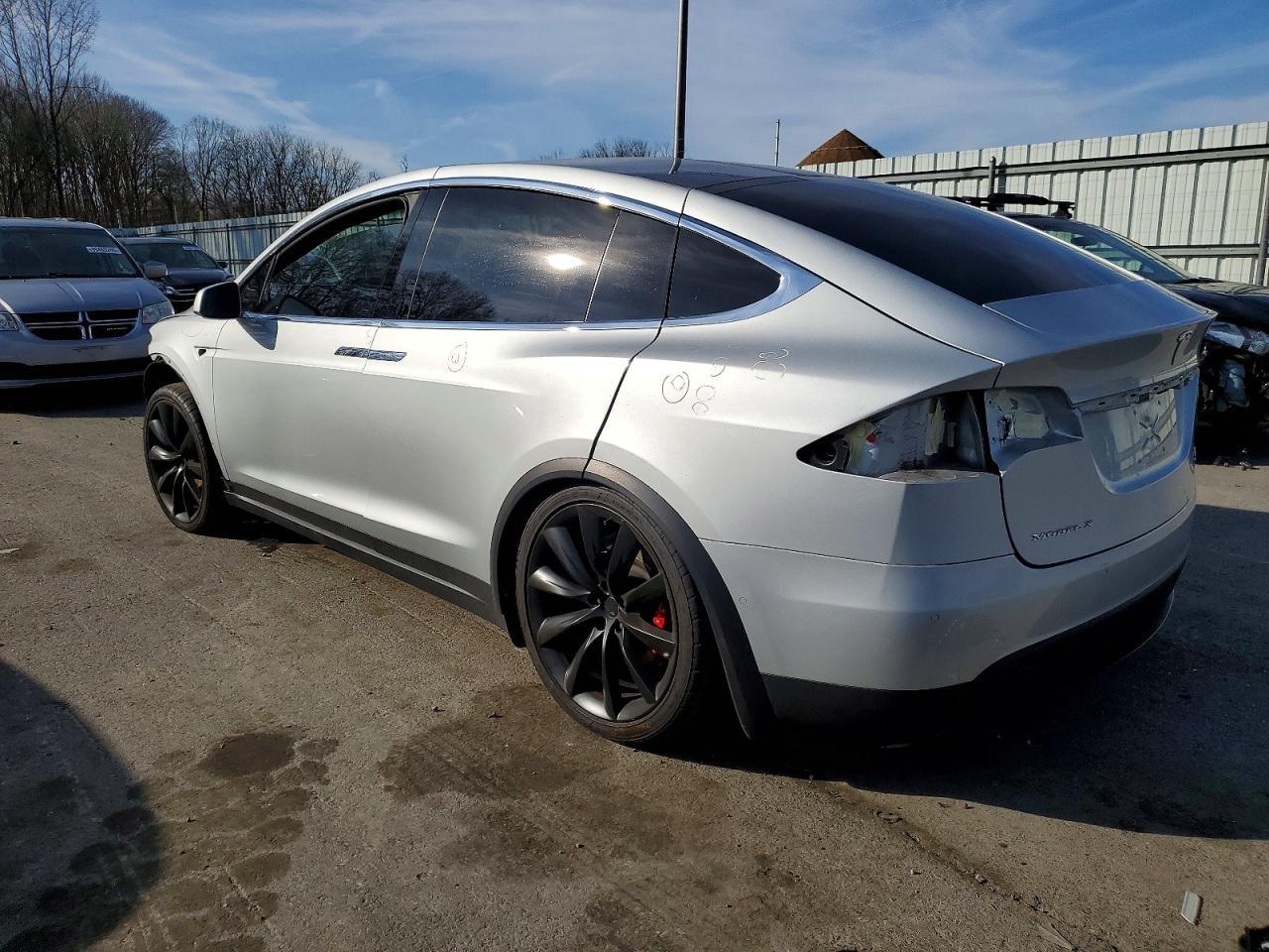 2016 Tesla Model X - Фото 2