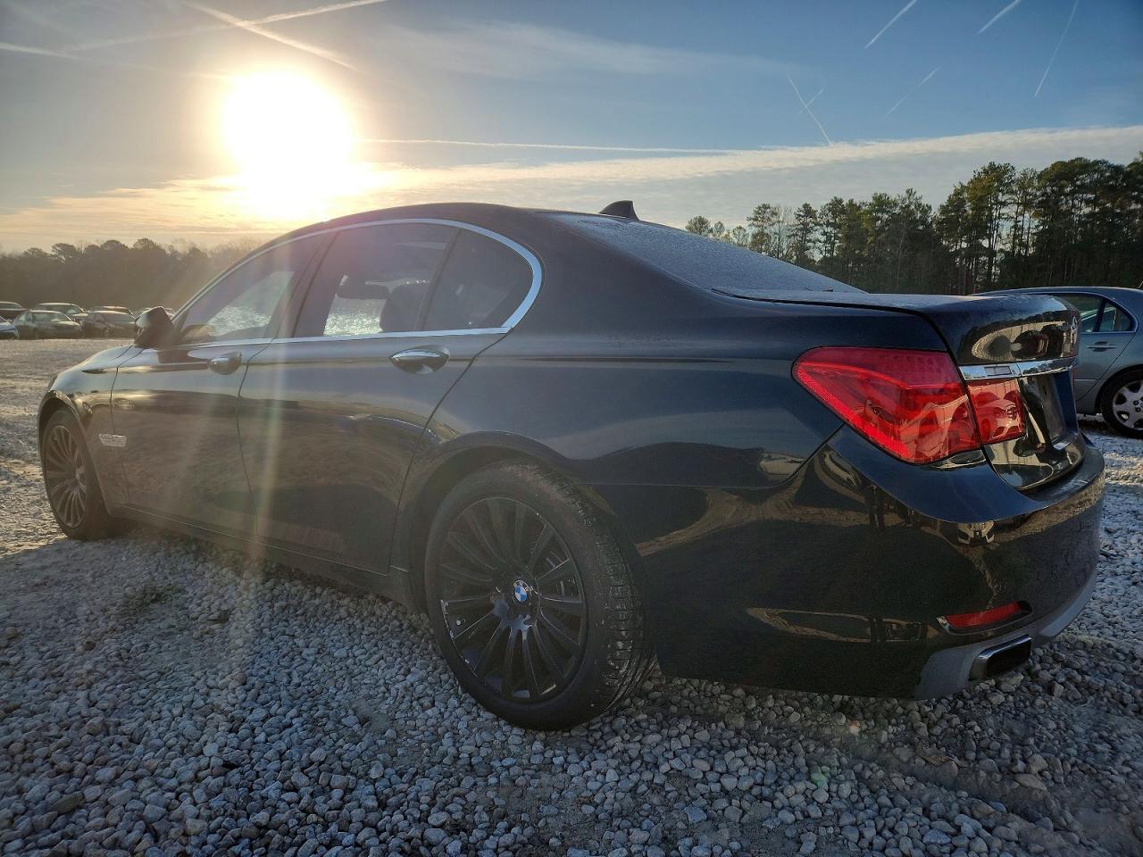 2012 BMW 750 - Image 2