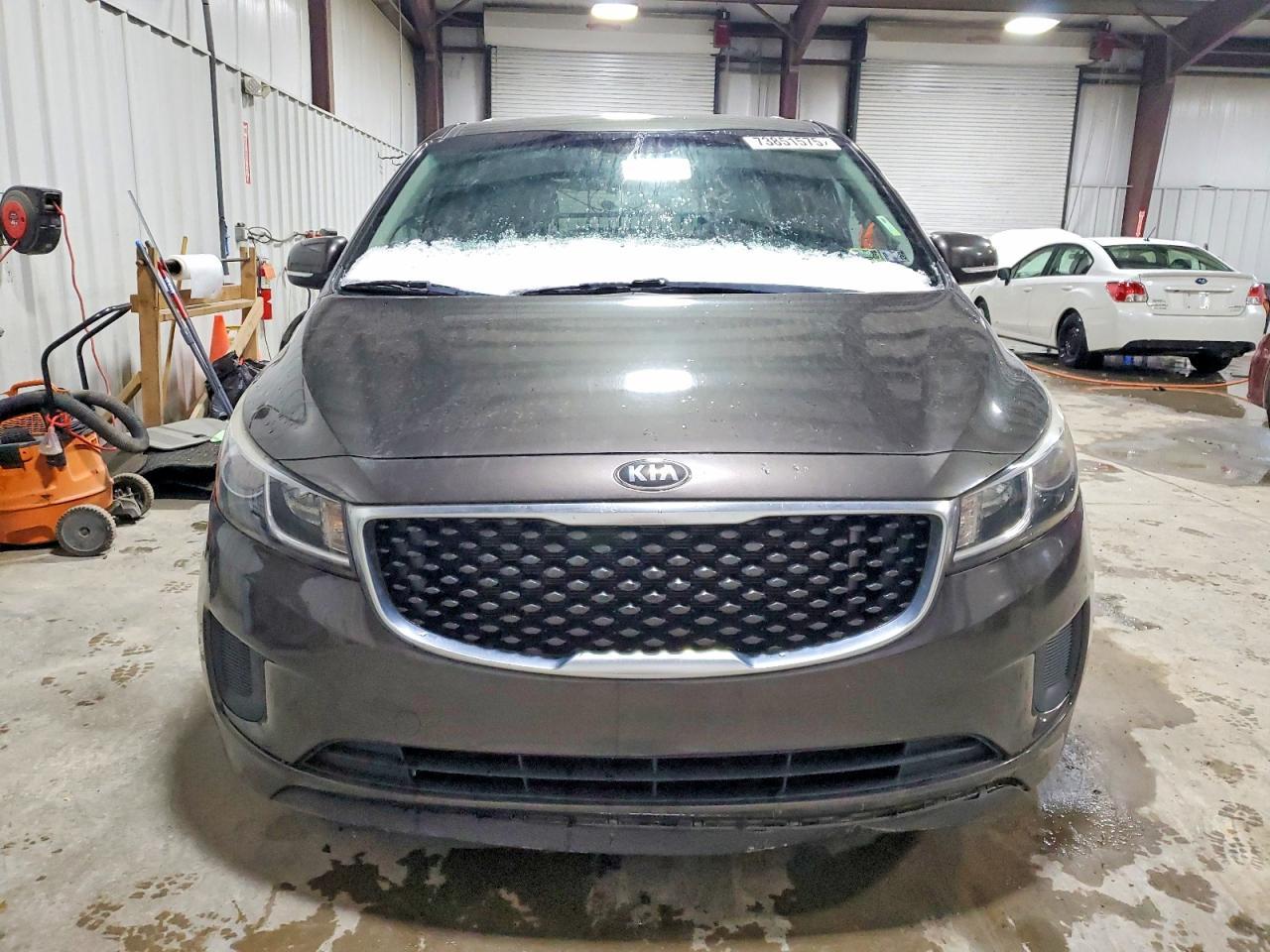 2016 Kia Sedona Lx - Image 5