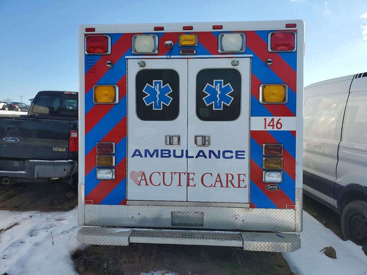 2019 Ford E350 Ambulance - Фото 6