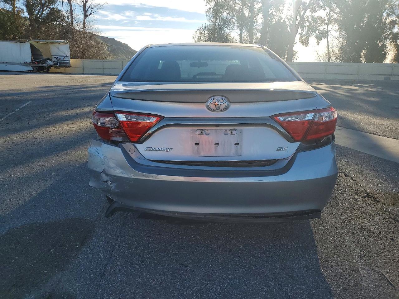 2017 Toyota Camry Le - Фото 6