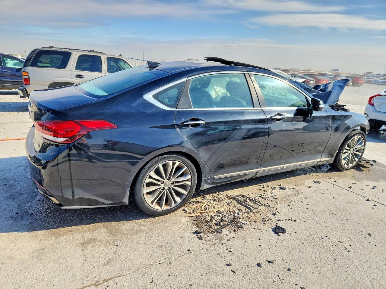 2015 Hyundai Genesis 3.8L - Фото 3