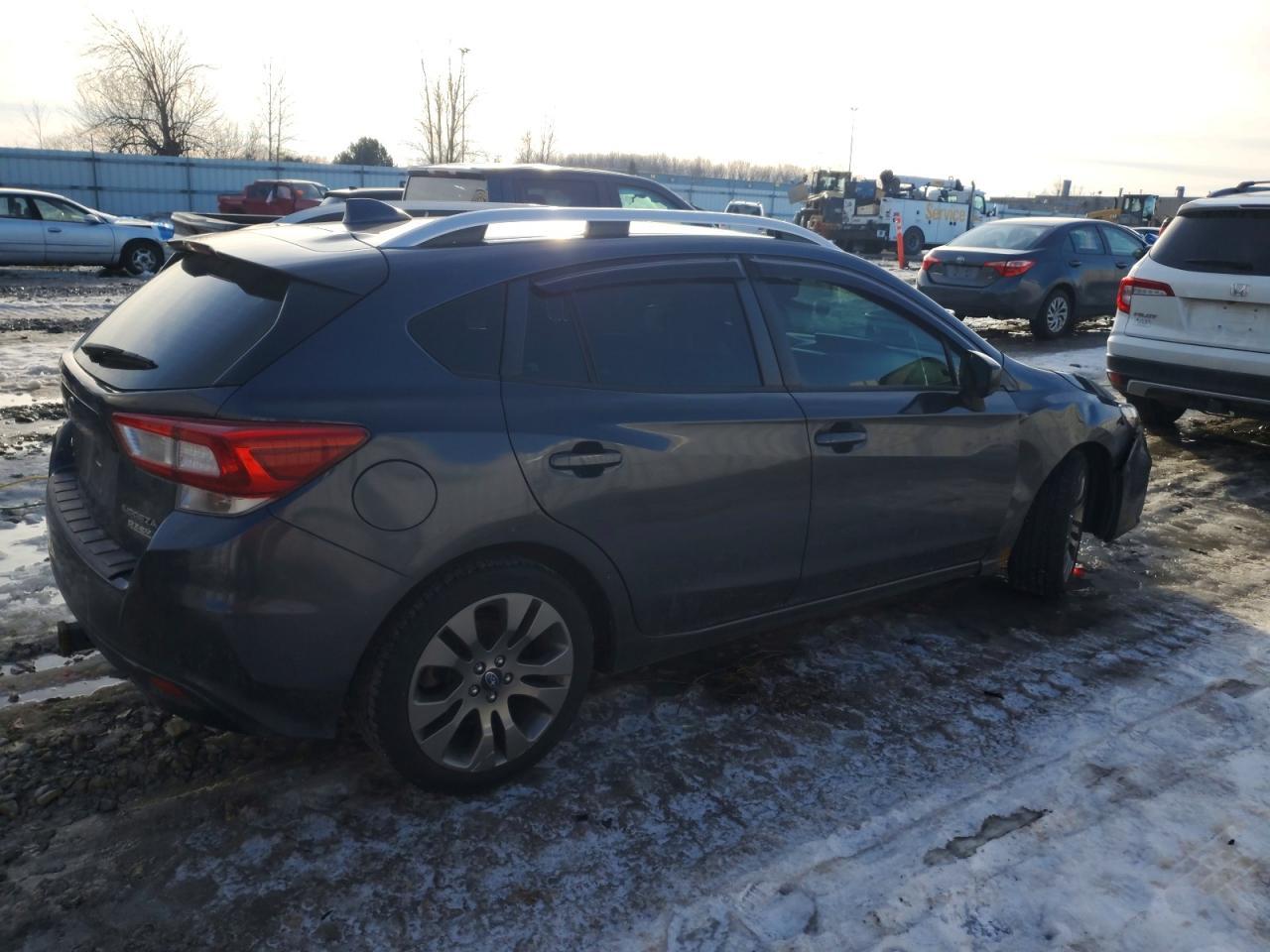 2017 Subaru Impreza Premium - Фото 3