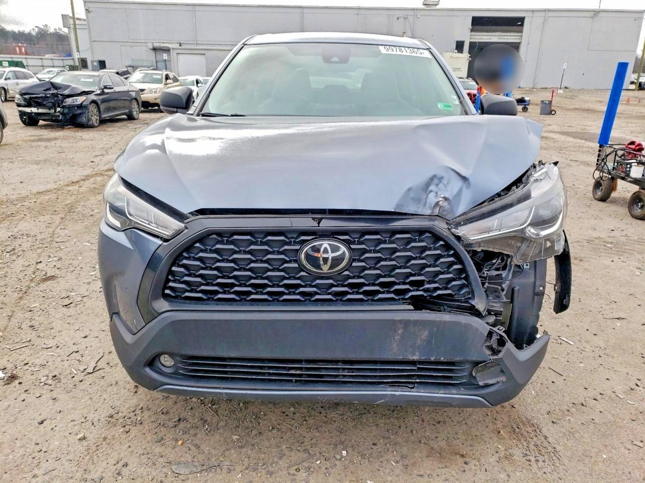 2022 Toyota Corolla Cross L - Image 5