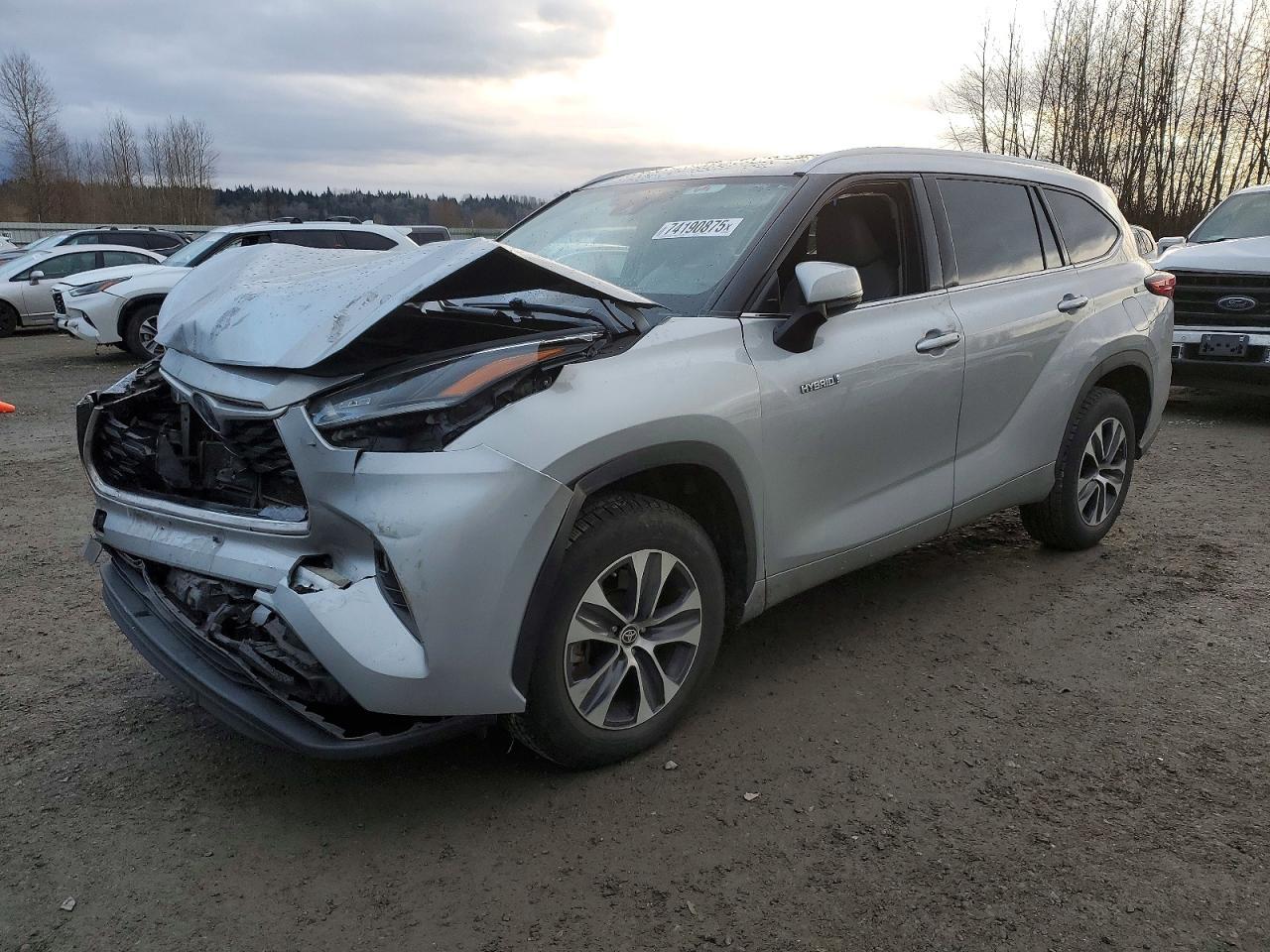 2021 Toyota Highlander Hybrid Xle