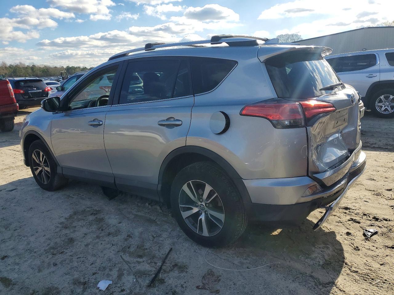 2016 Toyota Rav4 Xle - Image 2