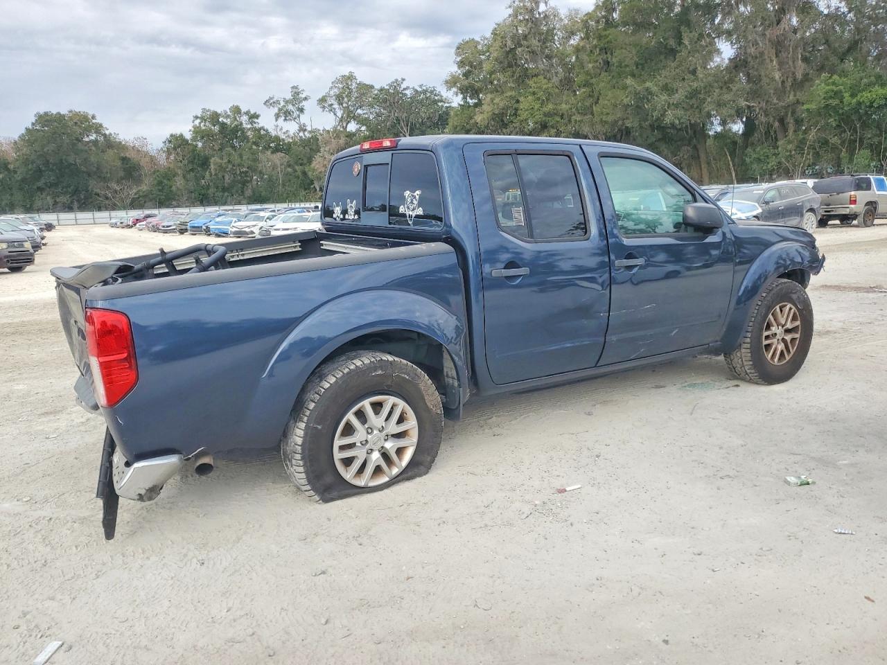 2015 Nissan Frontier S - Image 3