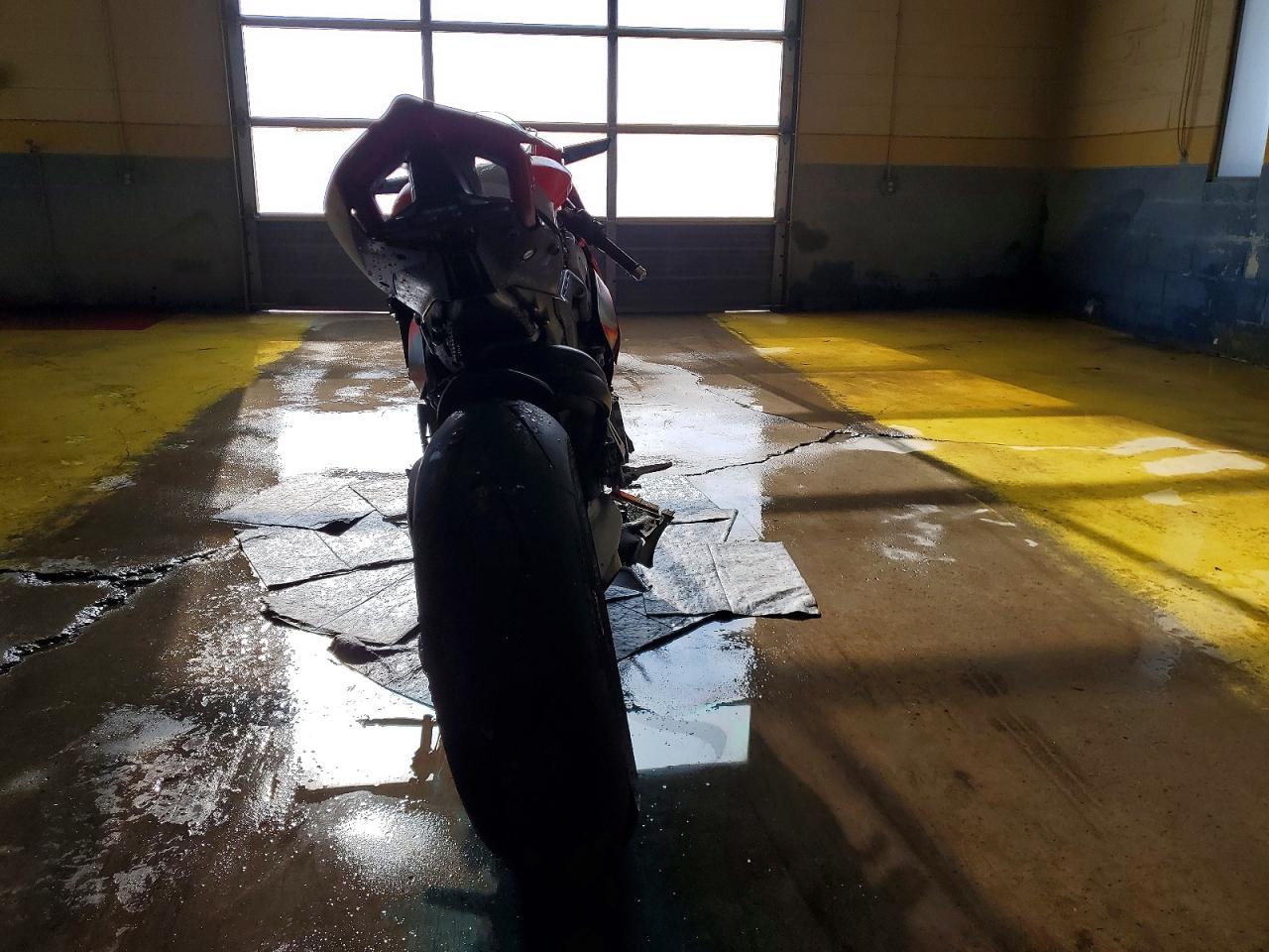 2019 Ducati Panigale V4 - Image 4