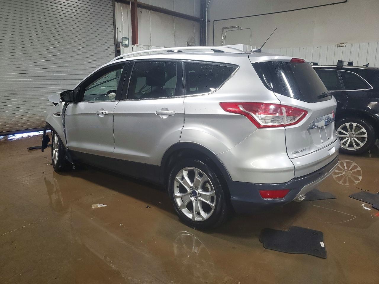 2016 Ford Escape Titanium - Фото 2