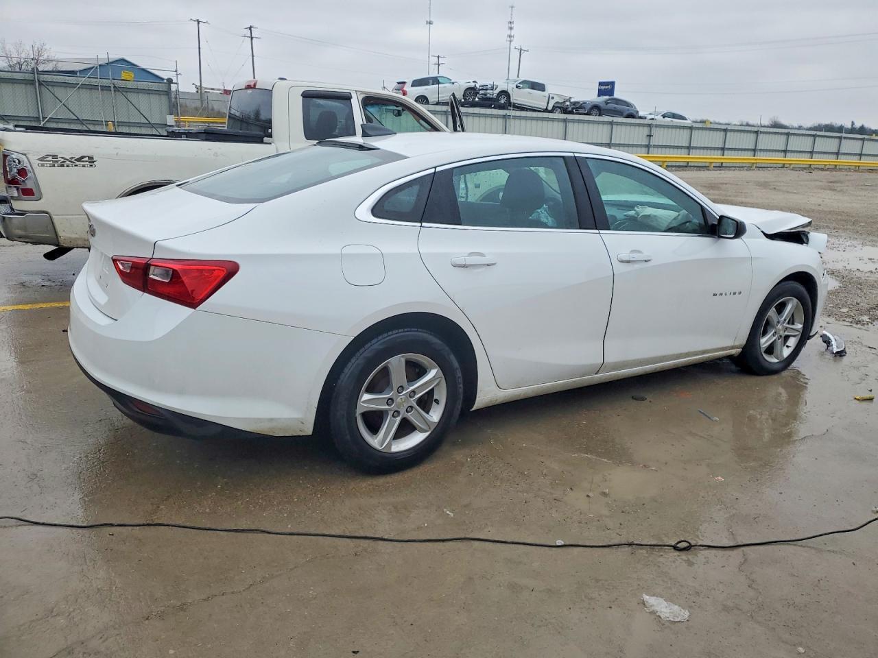 2020 Chevrolet Malibu Ls - Фото 3