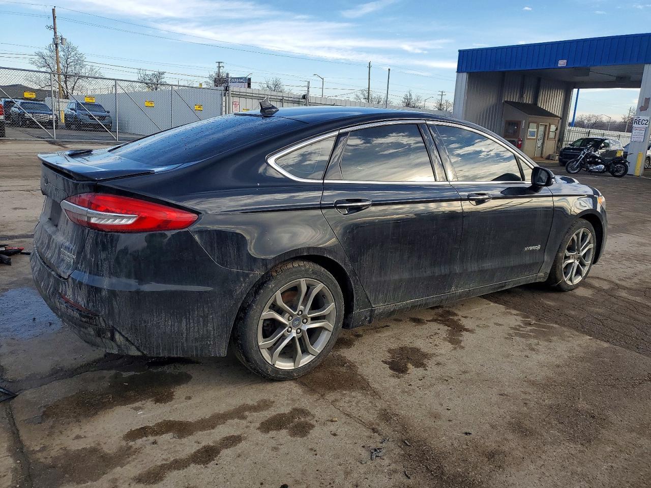 2019 Ford Fusion Titanium - Фото 3