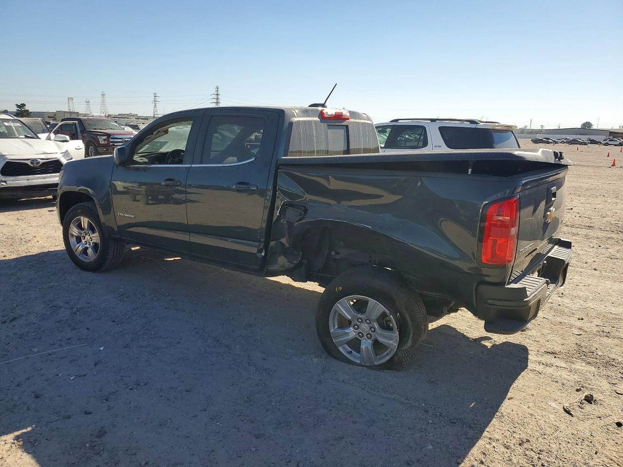 2017 Chevrolet Colorado Lt - Image 2
