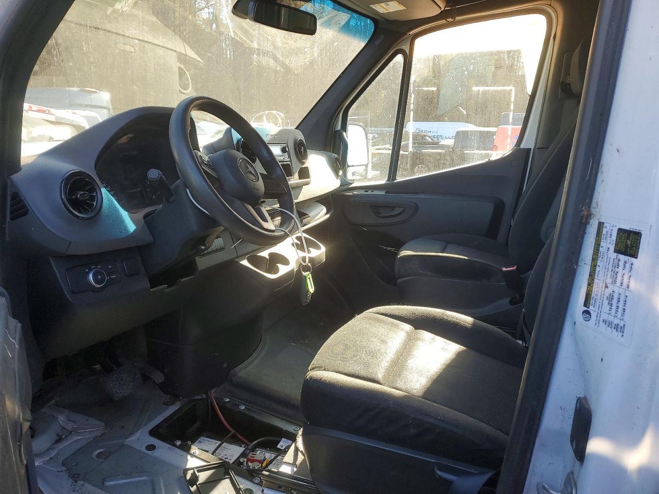 2021 Mercedes-Benz Sprinter 2500 Cargo 2.0L High Roof - Фото 7