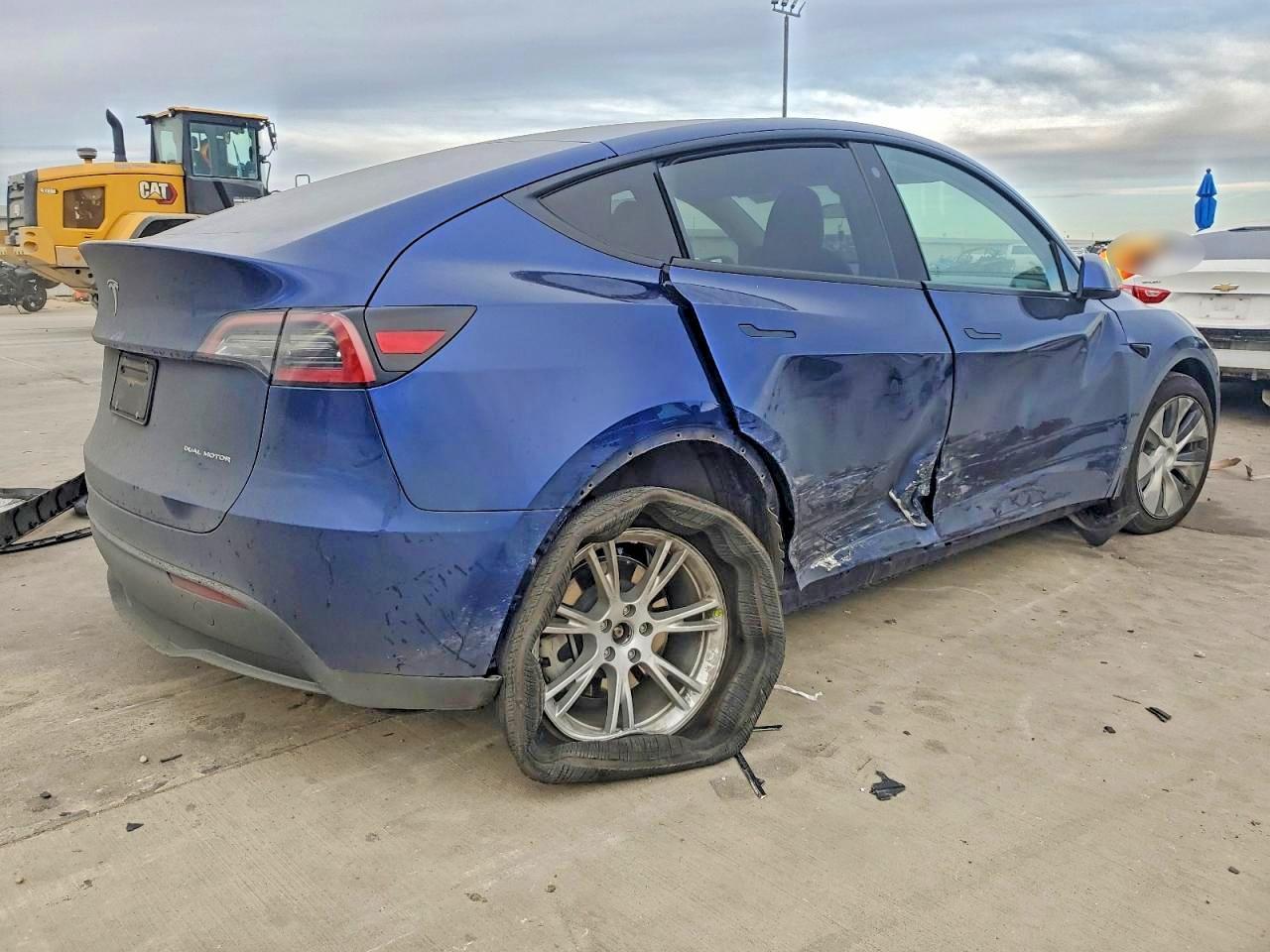 2023 Tesla Model Y - Фото 3