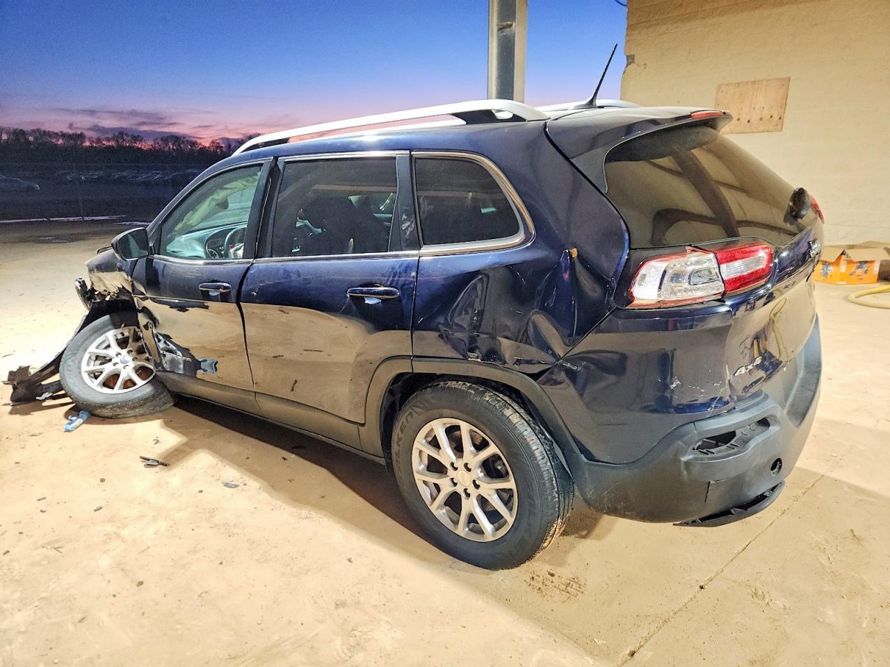 2015 Jeep Cherokee Latitude - Фото 2