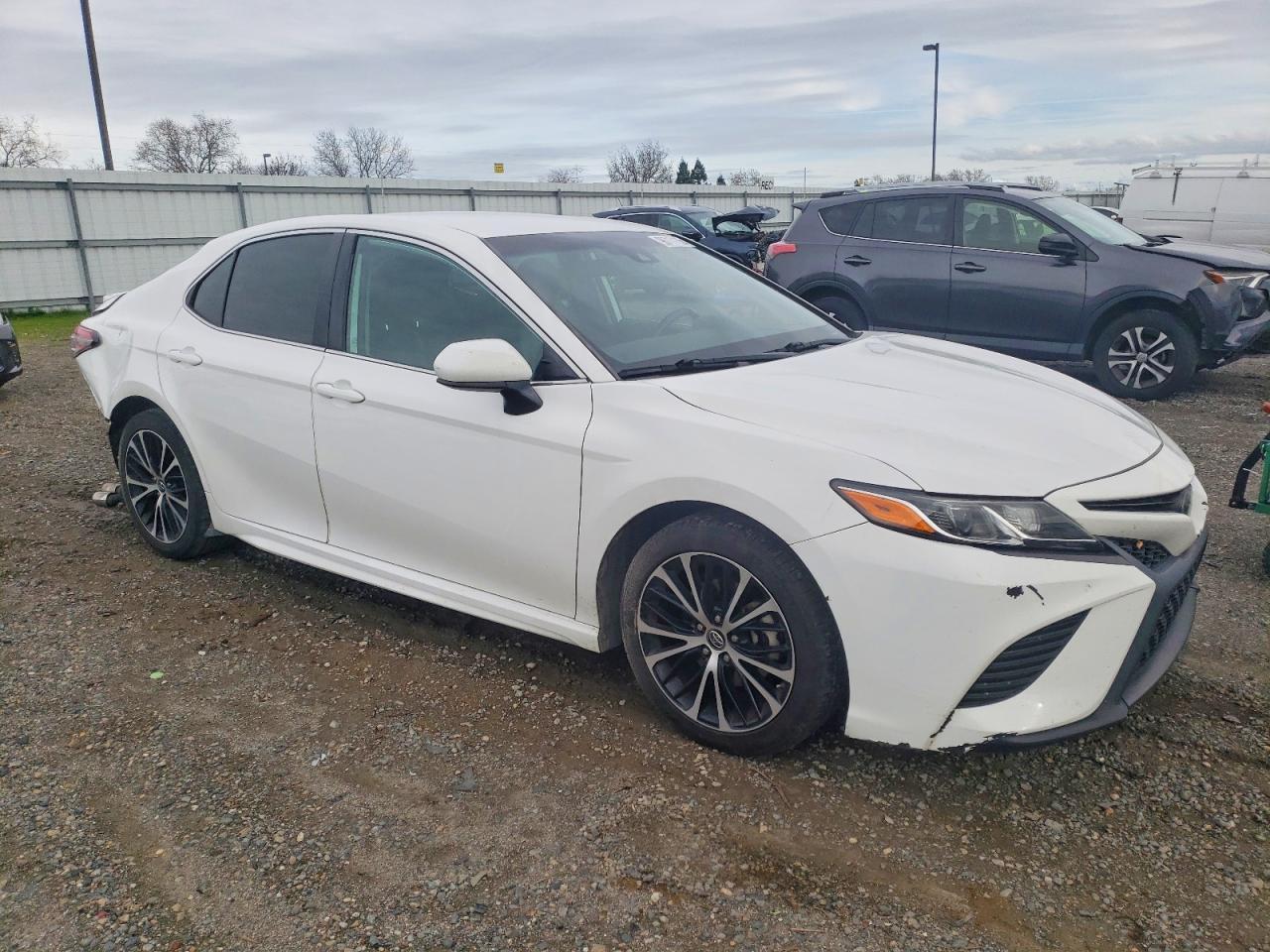 2019 Toyota Camry L - Image 4