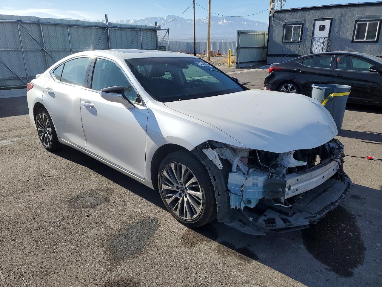 2021 Lexus Es - Image 4