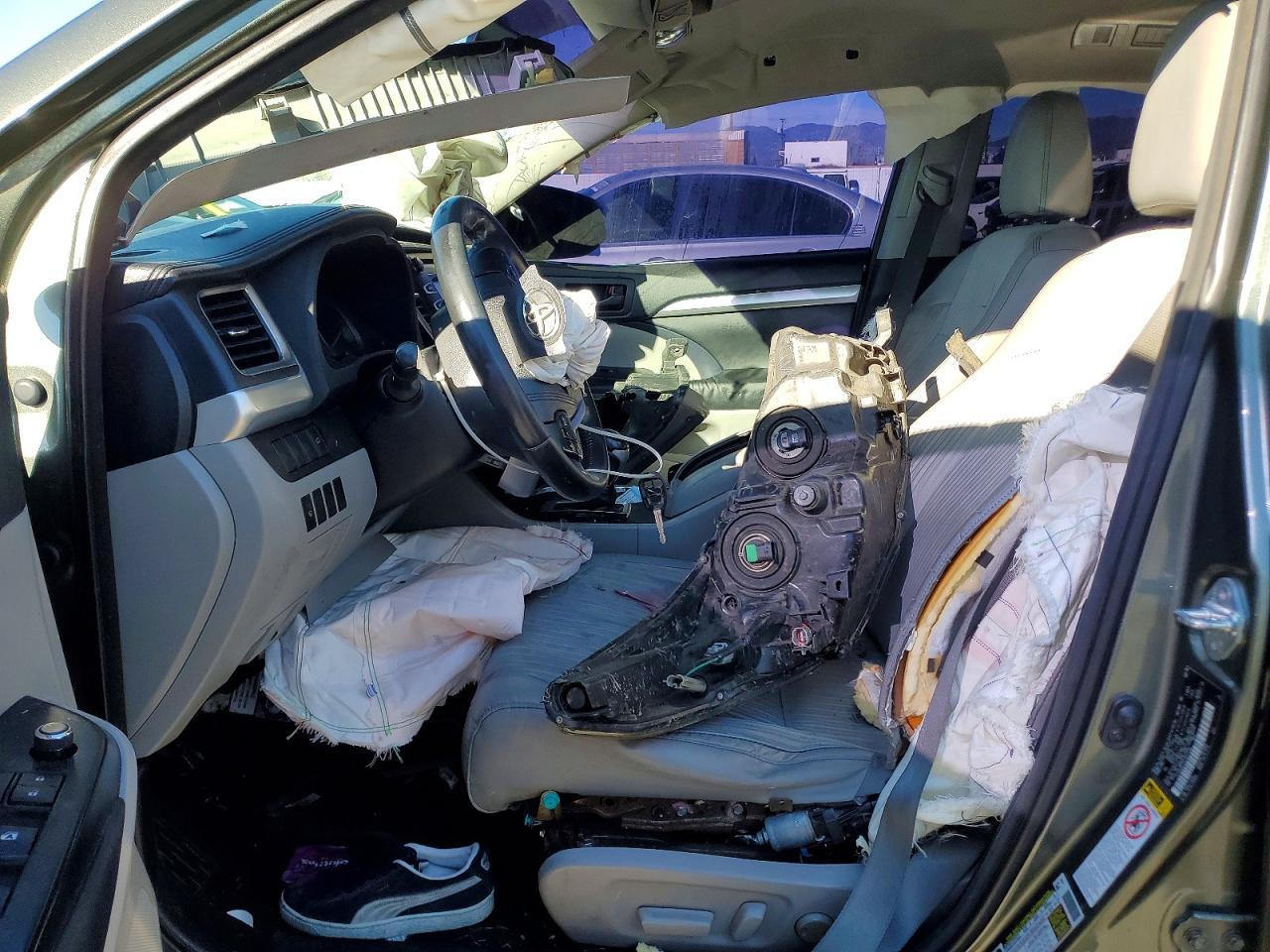 2015 Toyota Highlander Le - Фото 7