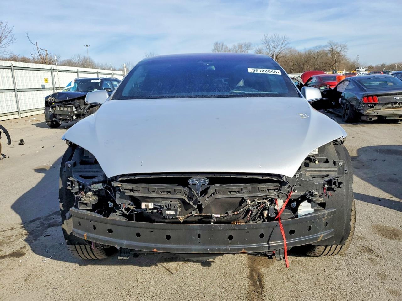 2016 Tesla Model X - Фото 5