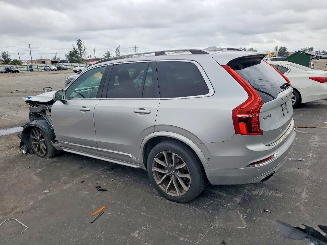 2017 Volvo Xc90 T6 - Фото 2
