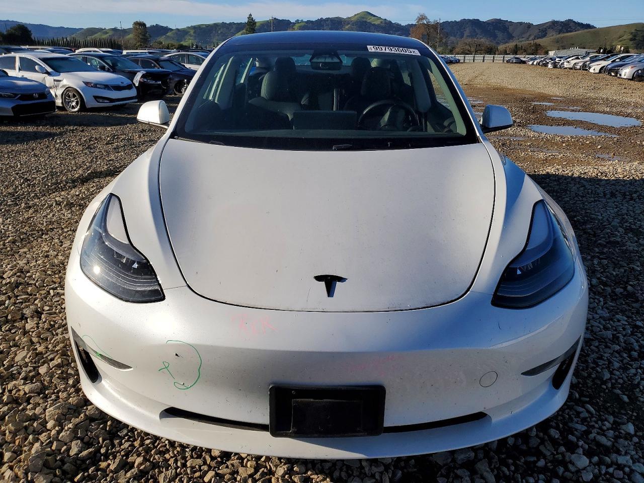 2023 Tesla Model 3 - Фото 5