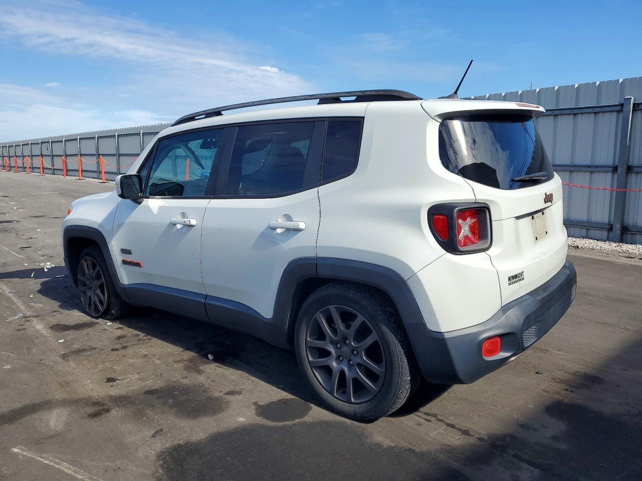 2016 Jeep Renegade Latitude - Фото 2