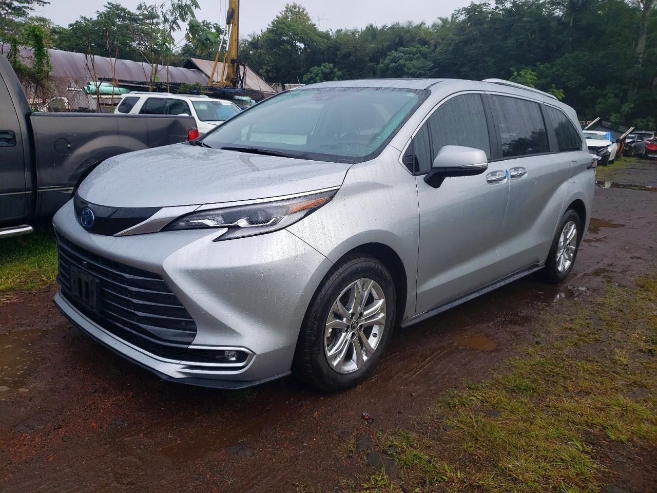 2023 Toyota Sienna Limited