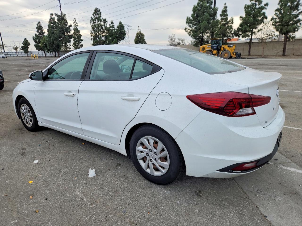 2019 Hyundai Elantra Se - Image 2