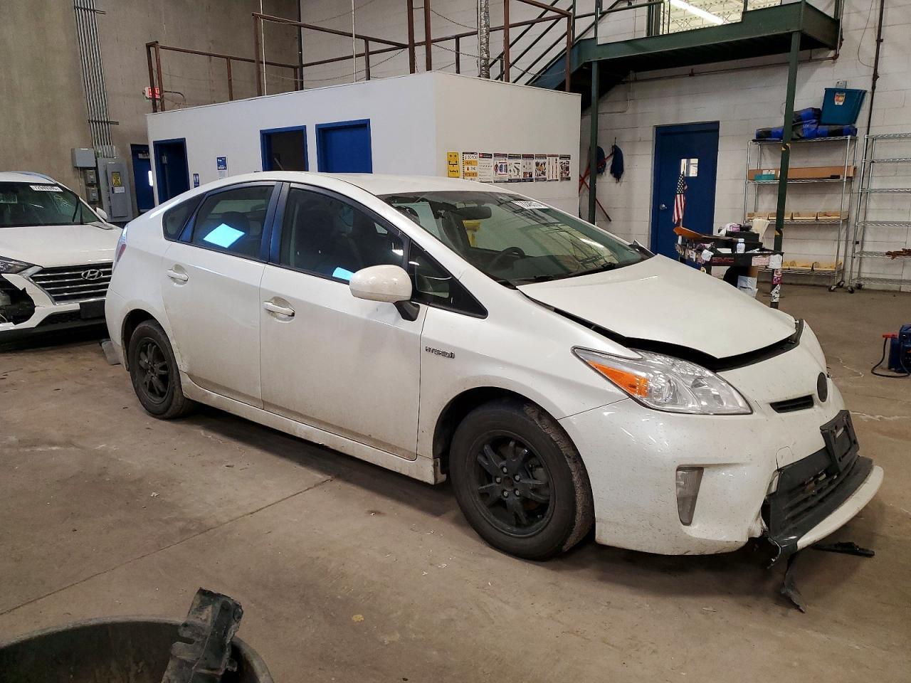 2014 Toyota Prius - Фото 4