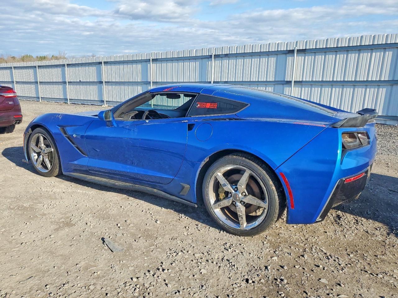 2015 Chevrolet Corvette - Фото 2