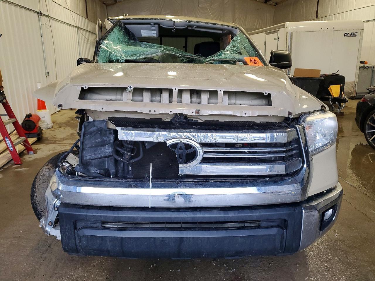 2017 Toyota Tundra Double Cab Sr - Фото 5
