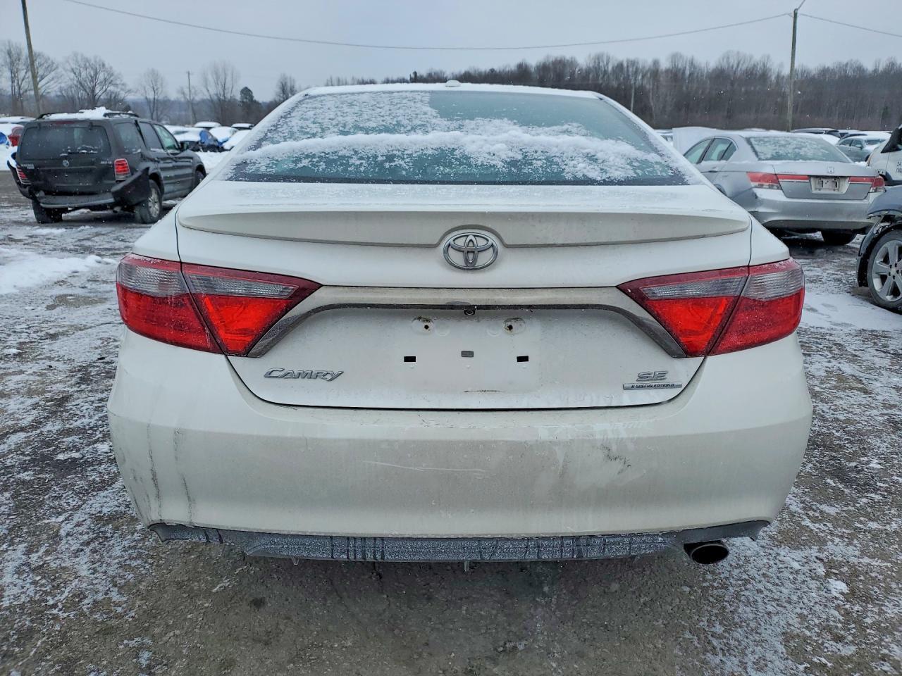 2016 Toyota Camry Le - Image 6