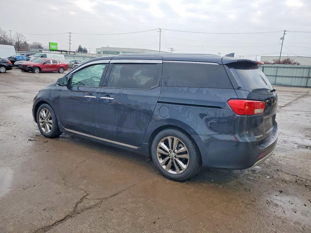 2017 Kia Sedona Sxl - Image 2