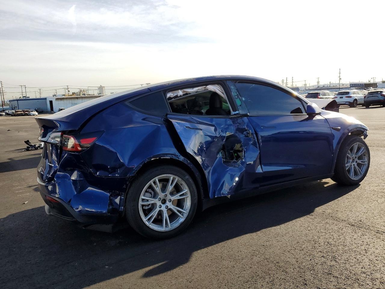 2022 Tesla Model Y - Image 3