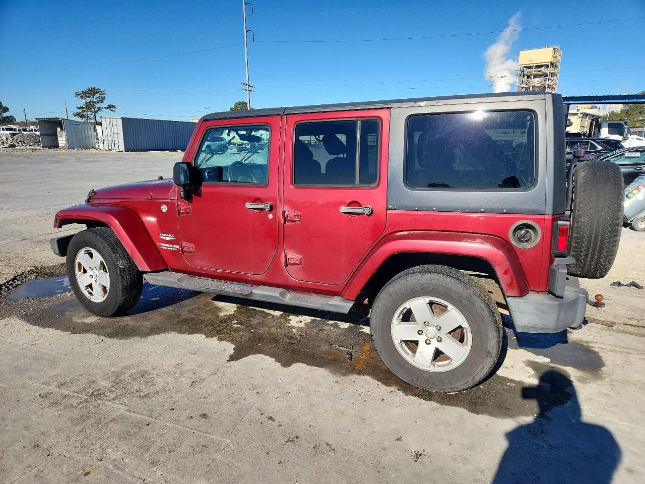 2012 Jeep Wrangler Unlimited Sahara - Image 2
